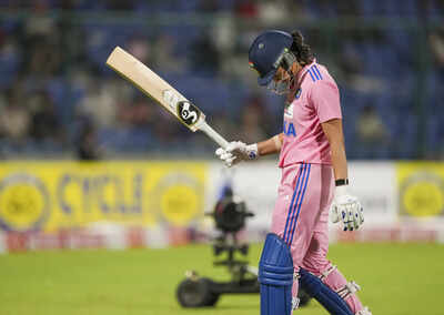 1758387169 ind w vs aus w 3rd odi.jpg