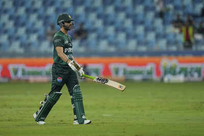 1758679425 salman agha.jpg