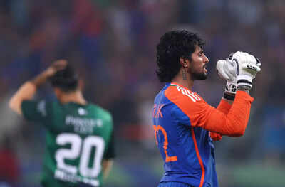 1759215012 india v pakistan asia cup final.jpg