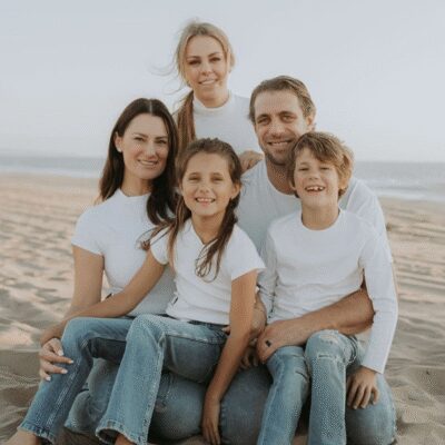 Anze kopitar with his wife and kids.jpg