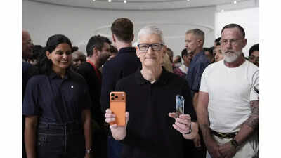 Apple new iphones.jpg