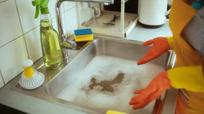 Clear a clogged sink with boiling water and salt at home easily.jpg
