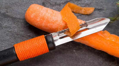 Dont throw away carrot peels 6 smart ways to use them for health and home.jpg