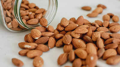 Eating too many almonds linked to higher risk of kidney stone formation study.jpg