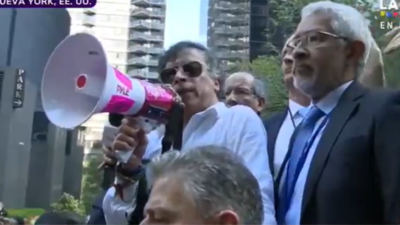 Gustavo petro addressing the rally xqudsnen.jpg