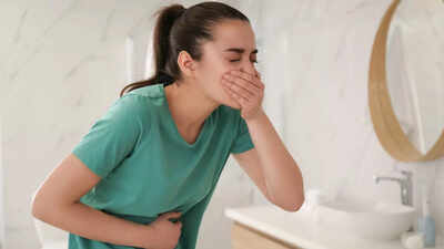 How to recognise early appendicitis symptoms that are often mistaken for food poisoning.jpg