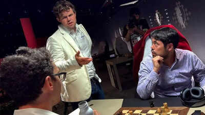 Magnus carlsen and hikaru nakamura freestyle chess photo.jpg