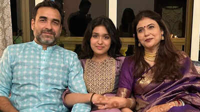 Pankaj tripathi with family.jpg