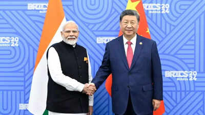 Pm modi xi jingpin in tianjin.jpg