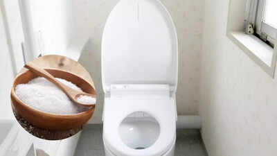 The natural salt cleaning hack that can transform your toilet fight bacteria and leave it shining overnight.jpg