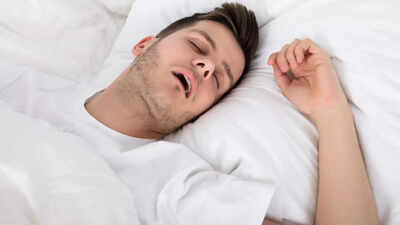 This vitamin deficiency could be the reason behind your nighttime snoring.jpg