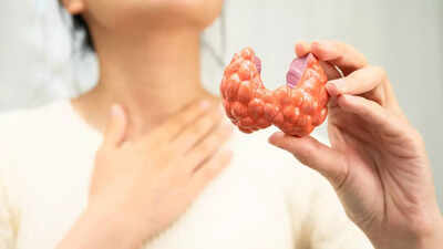 Thyroid early symptoms on skin hair and nails the hidden signs that could warn of a disease.jpg