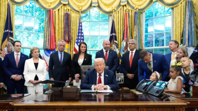 Trump claims 500 mn settlement with harvard.jpg