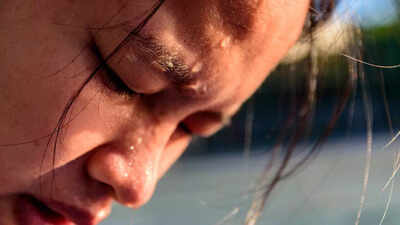 What causes excessive sweating on the face and head understanding craniofacial hyperhidrosis.jpg