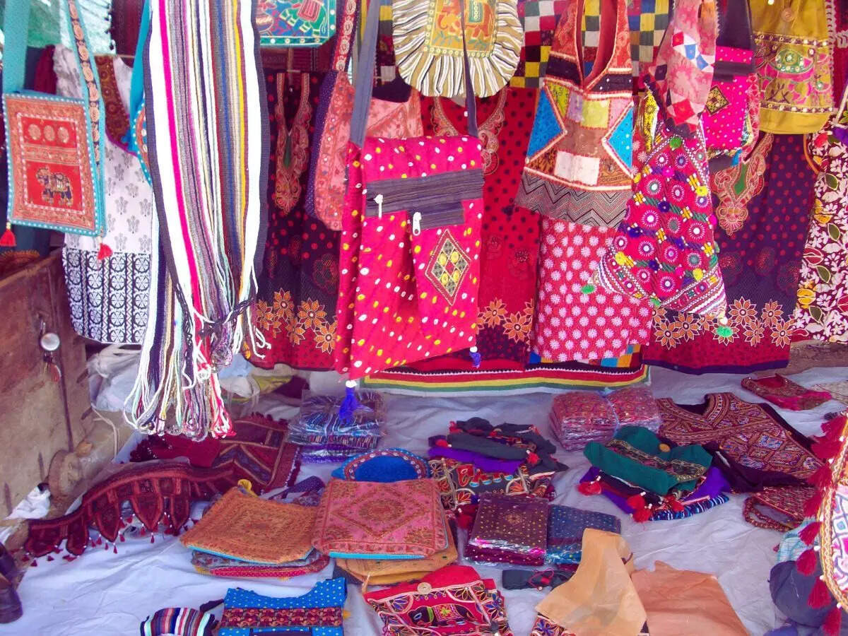 1760073643 shopping.jpg