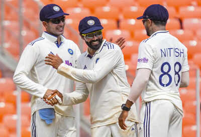 1760503468 india vs west indies 1st test day 3.jpg