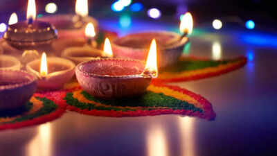 Diwali Wishes & Images: Happy Diwali 2025: Best 50 messages, quotes, wishes, and images to share on Diwali and spread festive cheer | 1760855555 happy diwali 2025.jpg