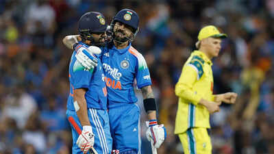 1761391350 rohit sharma and virat kohli.jpg