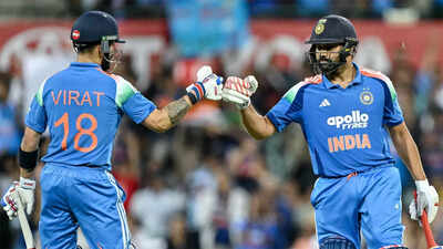 1761414802 virat kohli and rohit sharma.jpg