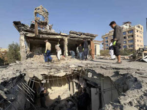 Afghan and pakistani delegations head to doha for crisis talks.jpg