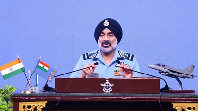 Air force chief ap singh ani photo.jpg