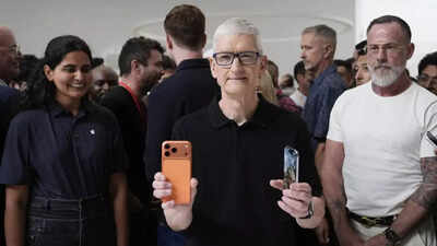 Apple ceo tim cook.jpg