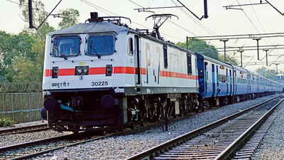 Chennai central and guntakal special train.jpg