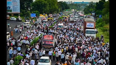 Hc orders bacchu kadu led protesters to immediately clear wardha road warns of strict action against violators.jpg