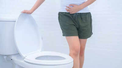 If your urine looks foamy dont ignore it this could be your bodys first waning sign for kidney damage.jpg