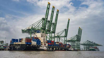 Indian refiners review russian oil deals after trump sanctions rosneft lukoil heres how punitive measures work.jpg