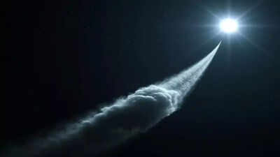 Interstellar comet 3iatlas is leaking water in space nasa says its unlike anything ever seen before.jpg