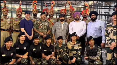 Sunny deol and jawans.jpg