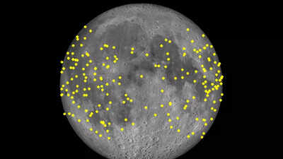 The moon suddenly lights up strange flashes and glows still puzzle scientists around the world.jpg
