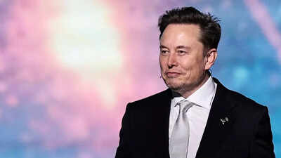 Worlds first half trillionaire elon musk surpasses 500 billion net worth with tesla spacex and xai shaping the tech future.jpg