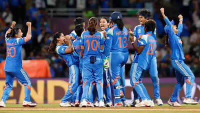 1762128070 team india.jpg