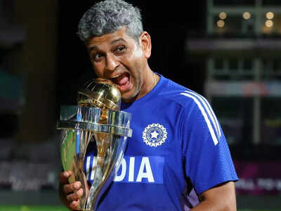 1762412510 amol muzumdar.jpg