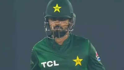 1763523212 babar azam.jpg