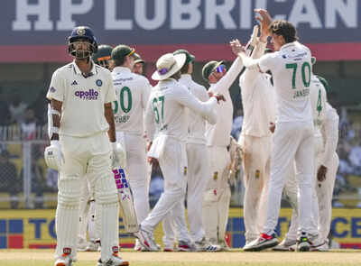 1764047852 ind vs sa 2nd test match day 3.jpg