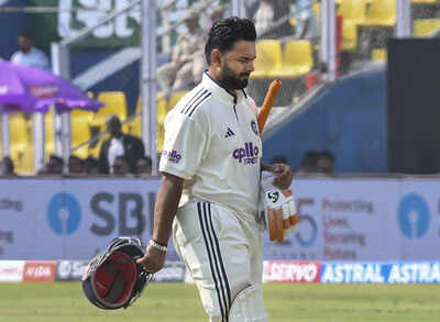 1764053607 ind vs sa 2nd test match day 3.jpg