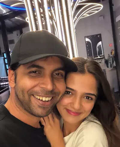 Abhishek banerjee ahsaas channa start shooting for new comedy project in mumbai.jpg