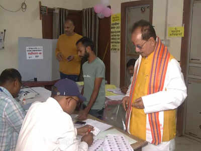 Bjp39s lakhisarai candidate vijay kumar sinha casts his vote for first phase of bihar assembly elections.jpg