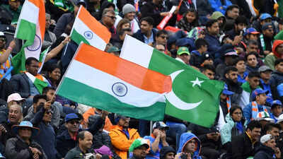 Crowd during india vs pakistan match.jpg