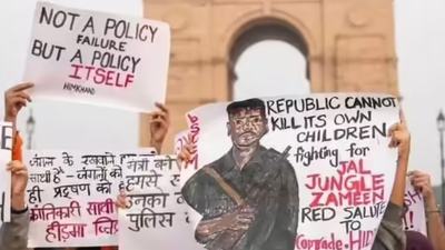 Delhi police are investigating a whatsapp group allegedly used to coordinate a violent pollution protest.jpg