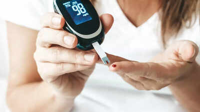 Early warning signs of diabetes before it turns into type 2 you should never ignore heres how to reverse them naturally.jpg