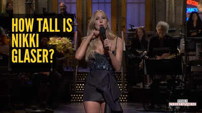 How tall is nikki glaser.jpg