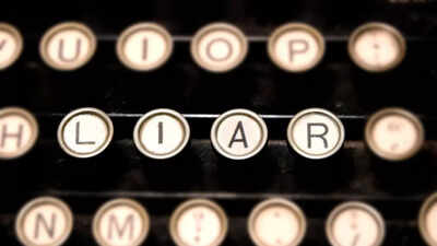 How to catch a lie what psychology reveals about the words people use.jpg