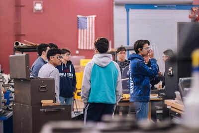 India vs china who sends more engineering students to the us.jpg