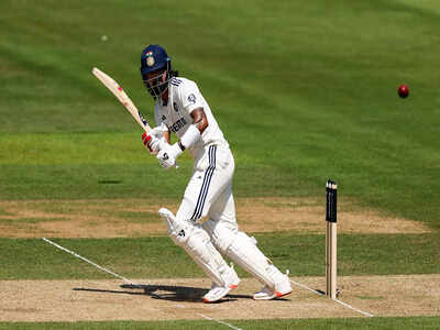 Kl rahul breaks nine year wait for test century at home gill becomes second captain after gavaskar to register unique feat.jpg