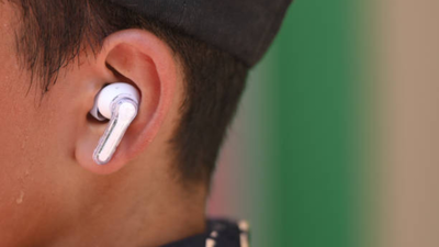 Man suffers eardrum damage after using noise cancelling earbuds 39regularly for two years39.jpg