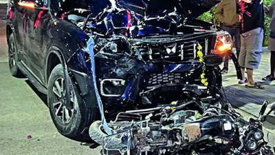 Police officer in neemuch has been suspended and arrested for a fatal crash that killed a teacher and critically injured four others including his own family.jpg